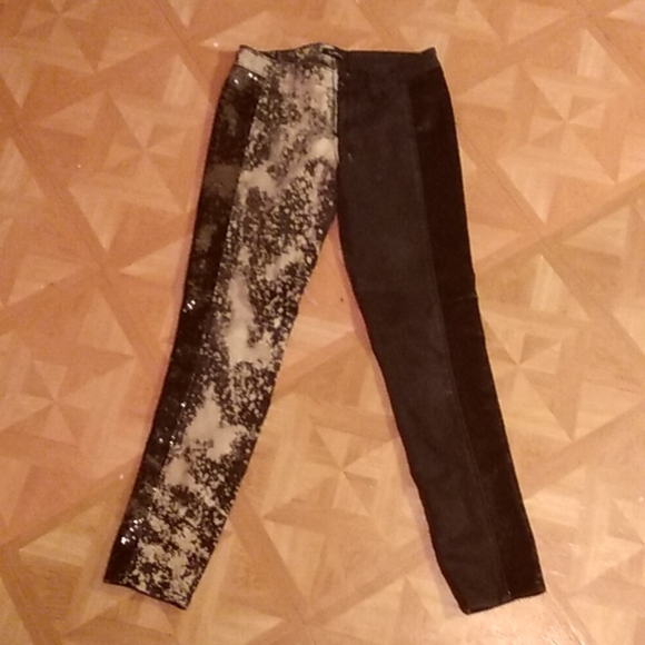 BEBE sequenced black tie-die jeans - Picture 2 of 4